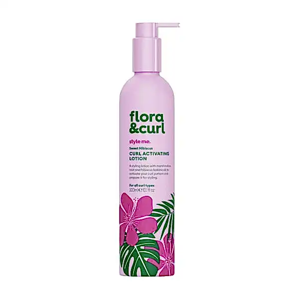 Photo sur fond bland de la lotion activatrice de Flora & Curl pour kaaaruslos.com